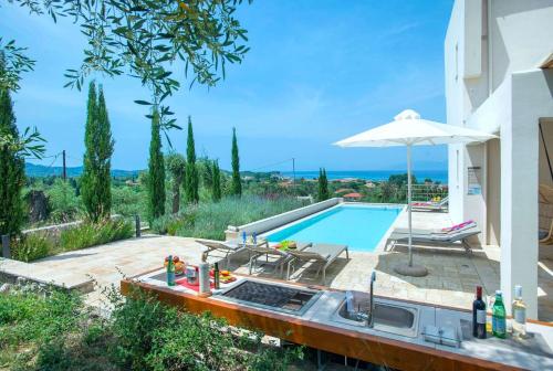 Olivia by Vintage Travel