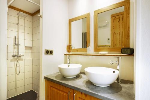 Koupelna v ubytování Le Ptit Bonheur - avec vue montagne et terrasse