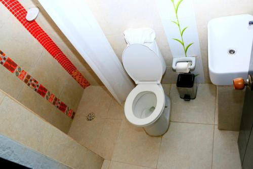 Et badeværelse på Studio Apartment E19C Close To The Sea And Pool