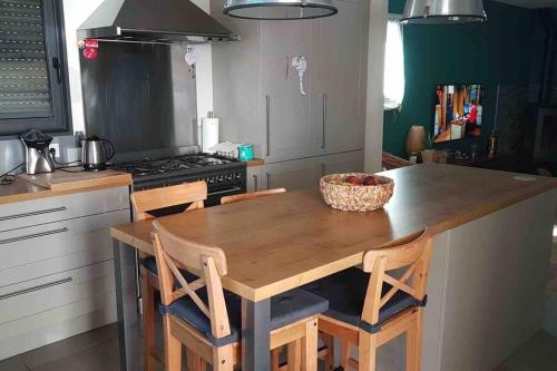 Photo de la galerie de l'établissement Villa avec piscine dans le sud de la France, à Saleilles