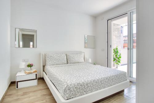 Just Urban Stays - Modern 1-BR Flat with 90 sqm Terrace - M4 Tolstoj