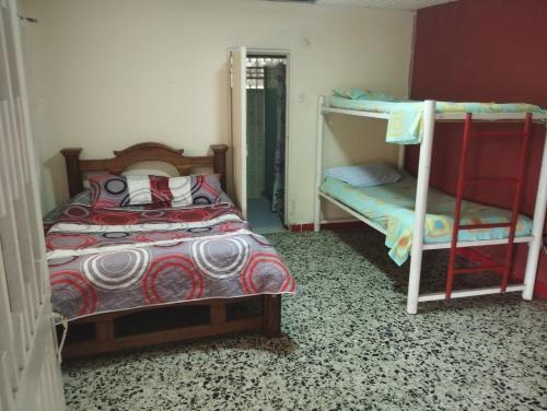 Almita mía في ريفيرا: غرفة نوم بسريرين بطابقين في غرفة