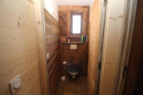 Ванная комната в Chalet Canigou: familial, raffiné, rénové