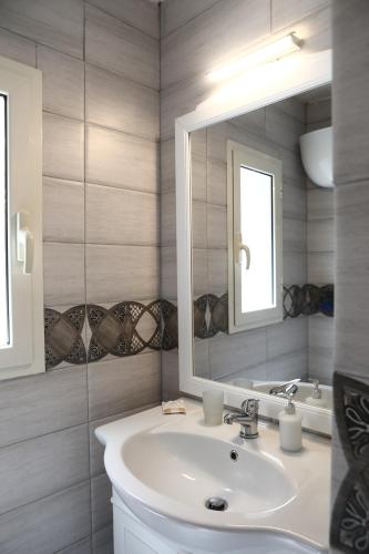 HOUSE GIULIA