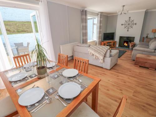 Afan House – Photos 3