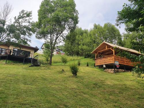Forest House Doftanaにある庭