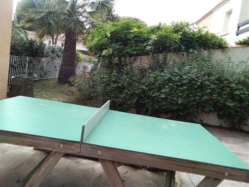 Studio avec jardin, piscine, sauna, proche de la mer et du village naturiste