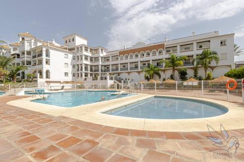 3Bdr 2 Bath Apt with parking in the best location photo 36