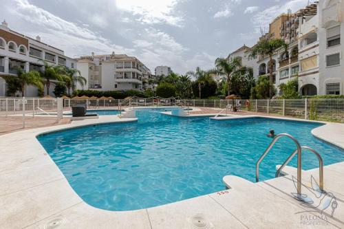 3Bdr 2 Bath Apt with parking in the best location photo 33