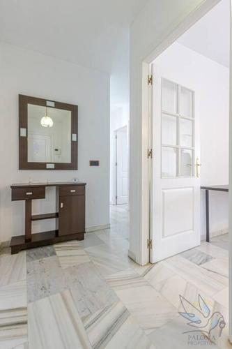 3Bdr 2 Bath Apt with parking in the best location photo 16