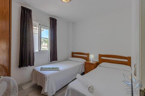 3Bdr 2 Bath Apt with parking in the best location photo 28