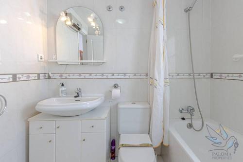3Bdr 2 Bath Apt with parking in the best location photo 29
