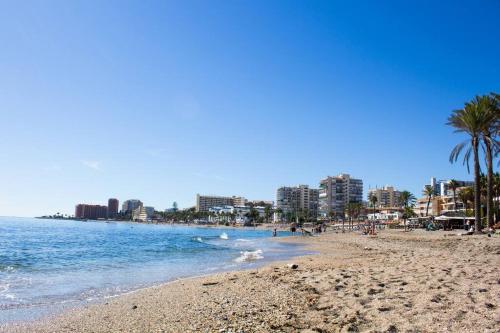 3Bdr 2 Bath Apt with parking in the best location photo 51