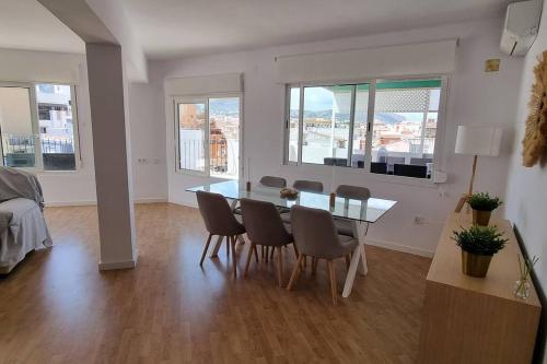 MAGNÍFICO ÁTICO EN EL CENTRO DE DENIA
