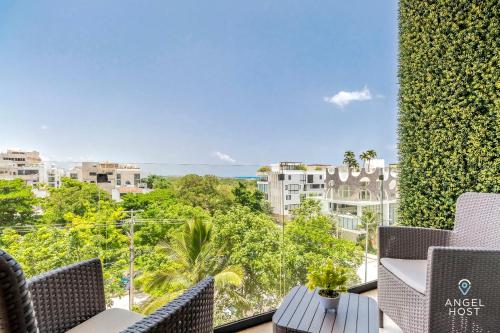 2 Blocks to the Beach Lounge Pool Sky Bar & Gym