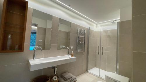 Ένα μπάνιο στο MyVilla Suites