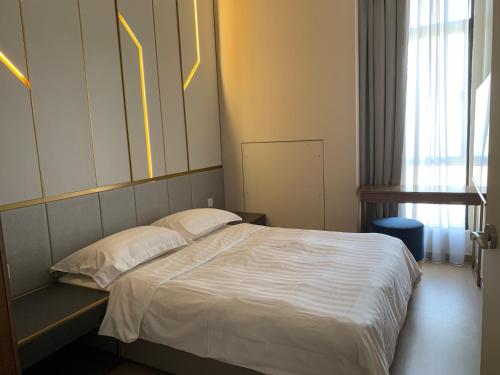 Katil atau katil-katil dalam bilik di Hill10 Residence SinggahSini Standard