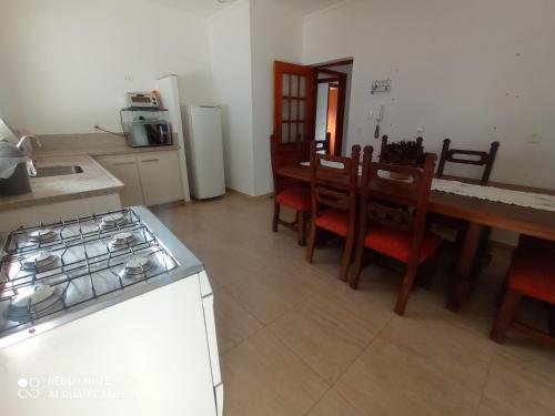 Köök või kööginurk majutusasutuses Casa das posses para 8 pessoas