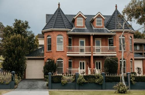 The Rose Turret, Warrnambool (updated prices 2025)