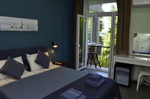 Postel nebo postele na pokoji v ubytování Sea Vibes 1 bedroom apartment - Free Public Parking, WiFi, Cable & Smart TV, 0,9 km to beach