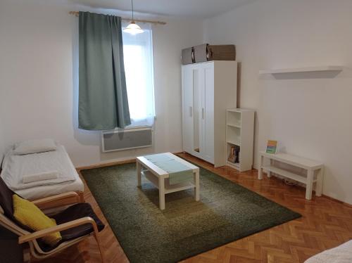 Zdjęcie z galerii obiektu Gizella Apartman w Egerze