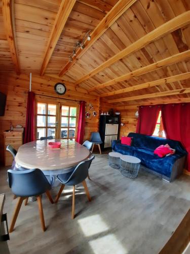 Χώρος καθιστικού στο Marne LAC DU DER JOLI CHALET AU CHARME DU DER