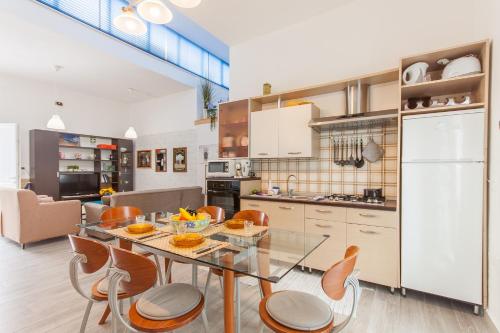 Alcamo Pool House - Happy Rentals