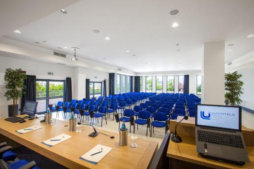 Lu' Hotel Carboniaにあるビジネスエリアまたは会議室