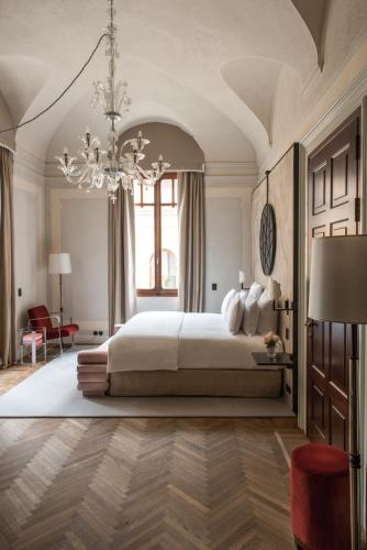 Nolinski Venezia - Evok Collection Image