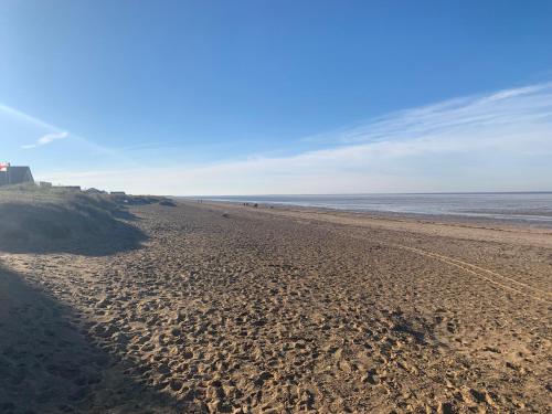 Φωτογραφία από το άλμπουμ του Lovely 4 Berth Chalet At Cedar Springs Park In Heacham, Norfolk Ref 92031Cs σε Heacham