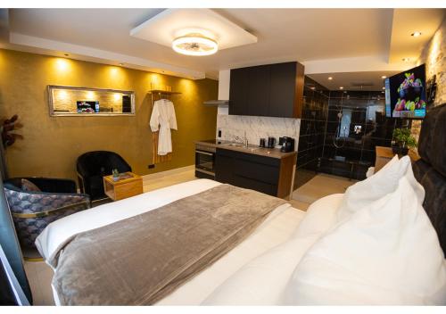 Suites Aix la Chapelle, Exclusive Apartments, Wellness and more, Aachen Cityにあるベッド