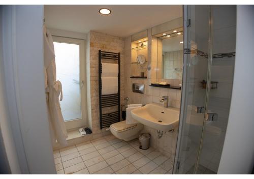 Suites Aix la Chapelle, Exclusive Apartments, Wellness and more, Aachen Cityにあるバスルーム