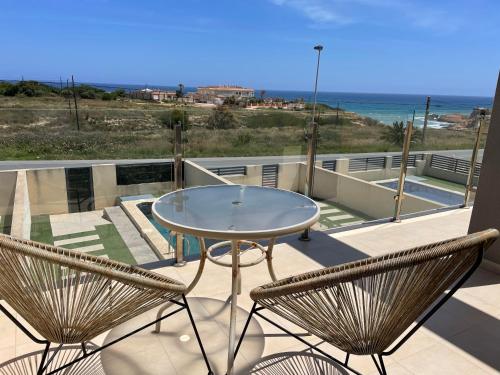 Duplex con piscina individual y vistas al mar en Torrevieja
