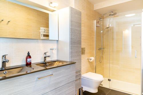 Koupelna v ubytování Au Fil de L'Erdre - Spacieux appt avec terrasse