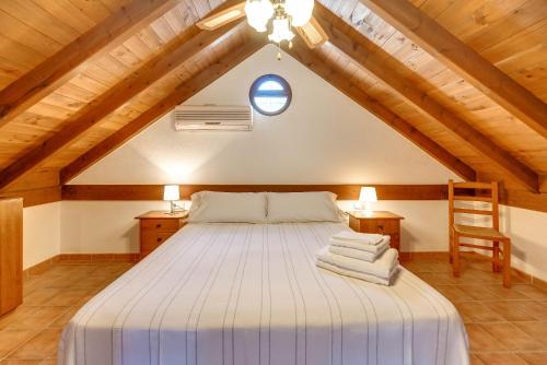 Postel nebo postele na pokoji v ubytování Casa rural entre Ojén y Marbella