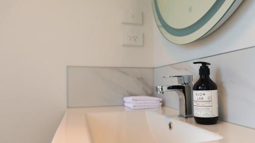 Φωτογραφία από το άλμπουμ του Amazing the Waikato River-View Brand New Villa with 4 bedrooms σε Hamilton