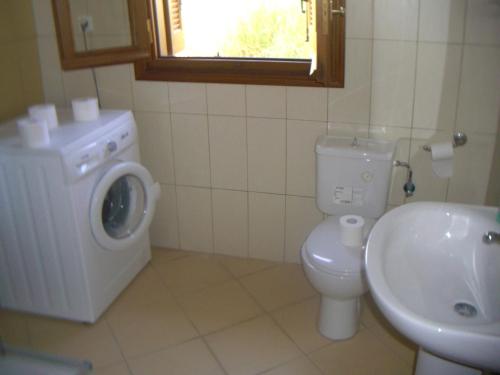 Bilik mandi di Blue Villa