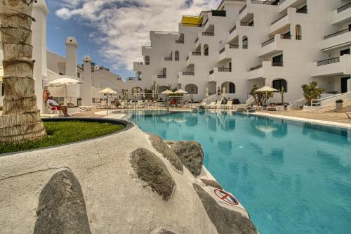 Apartment - Sleeps 4 - Jacuzzi - Terrace - Pool