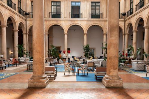 Ruang duduk di Parador de Lerma