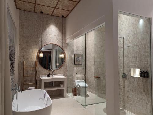 Een badkamer bij Umarato Villa Sumba