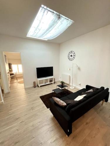 Luna - Moon 201 - Romans