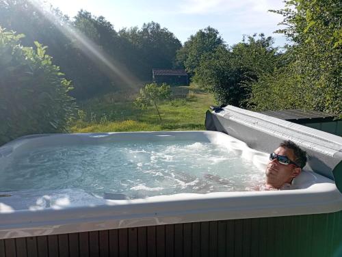 Tetamu yang menginap di Gîtes Périgord Dordogne Rocamadour Sarlat Cahors naturiste juin à sept