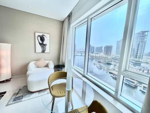 Fotografie z fotogalerie ubytování NEW! Stunning Studio with Canal View Business Bay v Dubaji
