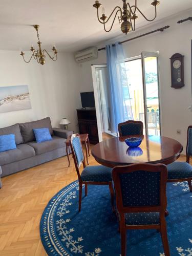 Svetainės erdvė apgyvendinimo įstaigoje Apartments Grifone Lux