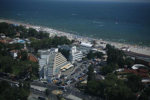 an aerial view of a city with a beach at Hotel Condor in Mamaia