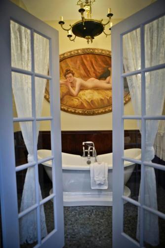 Gambar di galeri bagi Maxwell Mansion Hotel di Lake Geneva