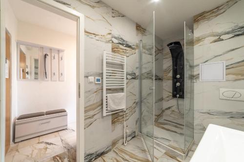A bathroom at AR Rezidencia Ludmanská