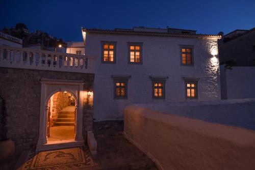 Fotografie z fotogalerie ubytování Antoinette Mansion v destinaci Hydra