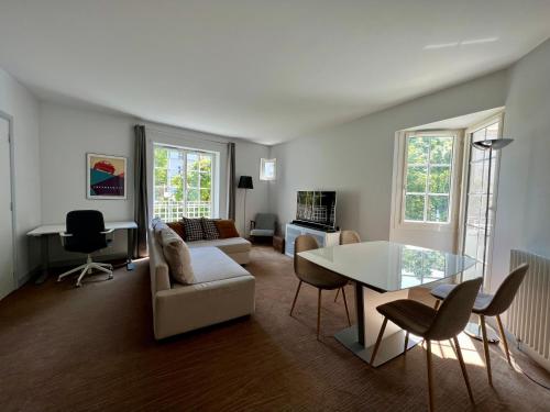 Spacious & modern flat close to Parc Monceau