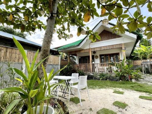Κήπος έξω από το Marhay Villa Siargao